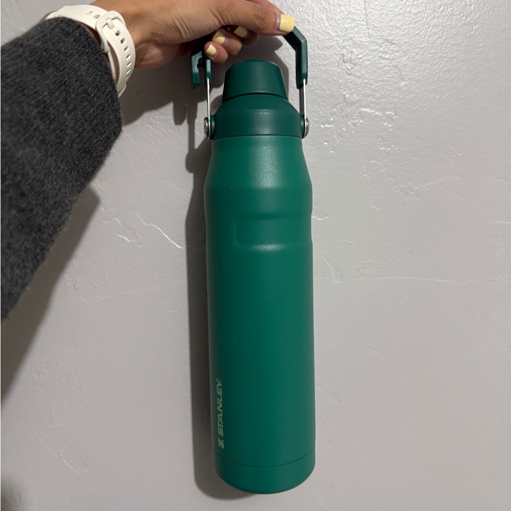 STANLEY Iceflow Bottle with Fast Flow Lid | 36 oz